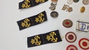 Samling pins og mærker 