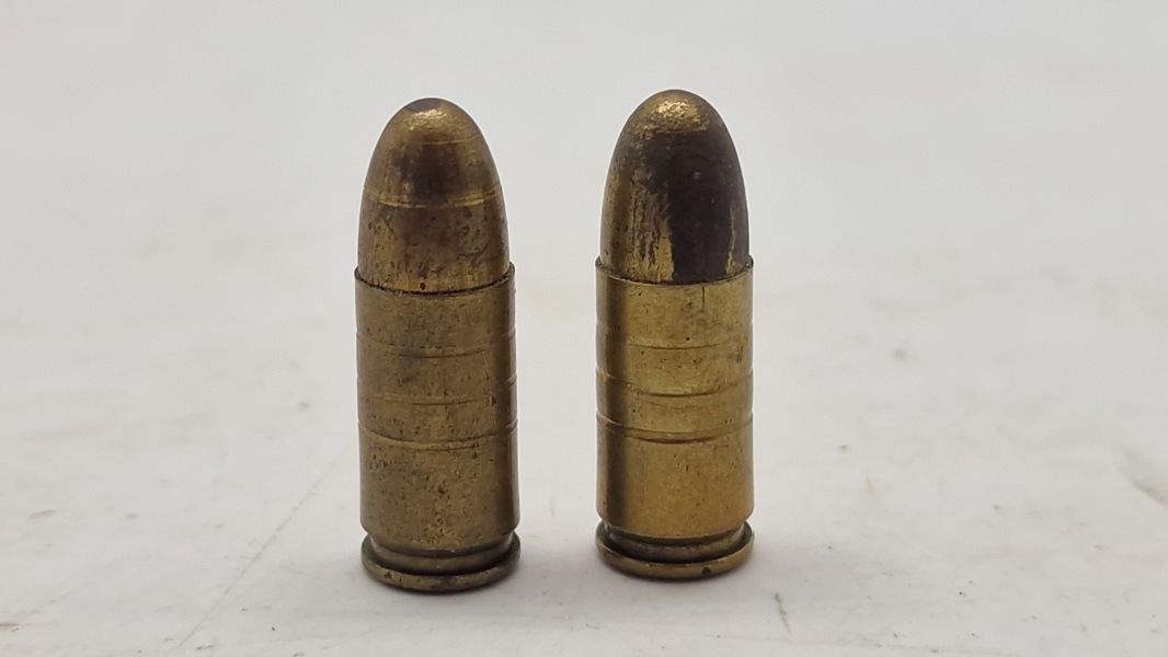 Originale 9 mm eksercerpatroner - bemærk den ene er produceret u Danmark under tysk kommando 