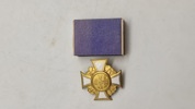 Originalt Ehrenkreuz (æreskors) fra Preußischer Landeskriegerverband, 1. klasse. Denne type medalje blev tildelt for fortjeneste, som teksten i midten af korset indikerer med "Für Verdienst"