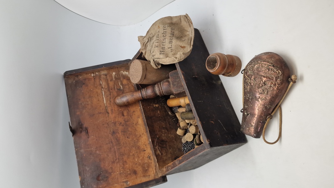 Original samling ældre genladnings udstyr