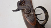Dobbeltløbet perkussionspistol til restaurering
