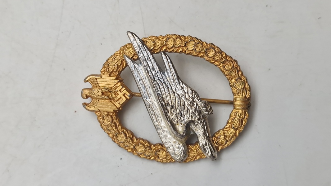 Luftwaffe Fallschirmjäger  Abzeichen des heeres - Ekstremt veludført efterkrigs 