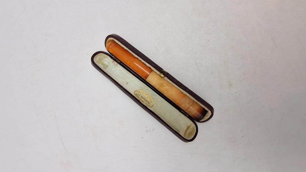 Cigar mundstykke med tilhørende æske 