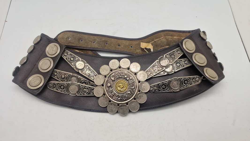 Originalt Vintage Argentina Gaucho Leather belt - prydet med mønter og pynt