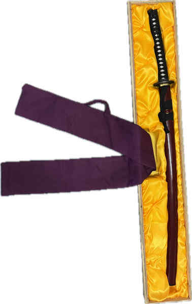 Nyere veludført Katana, med skarp klinge