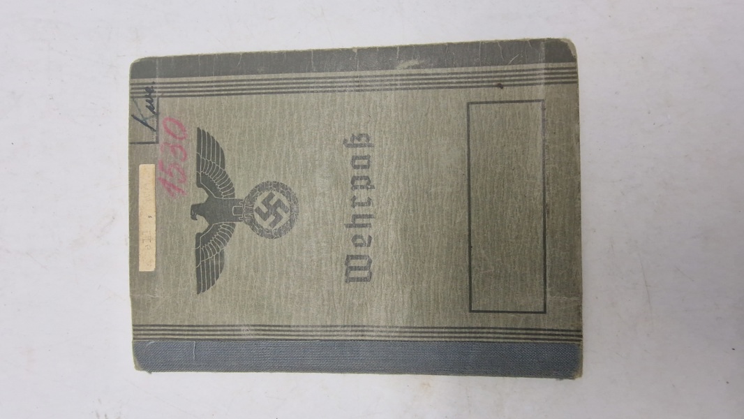 Tysk WW2  Wehrpass med historie 