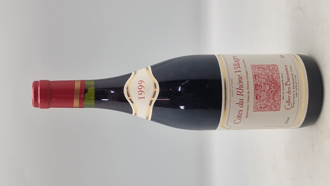 Fransk flaske vin fra 1999