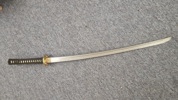 Veludført japansk katana med Damaskus klinge  