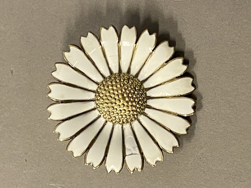 Original Georg Jensen “Marguerit” broche af sterlingsølv 