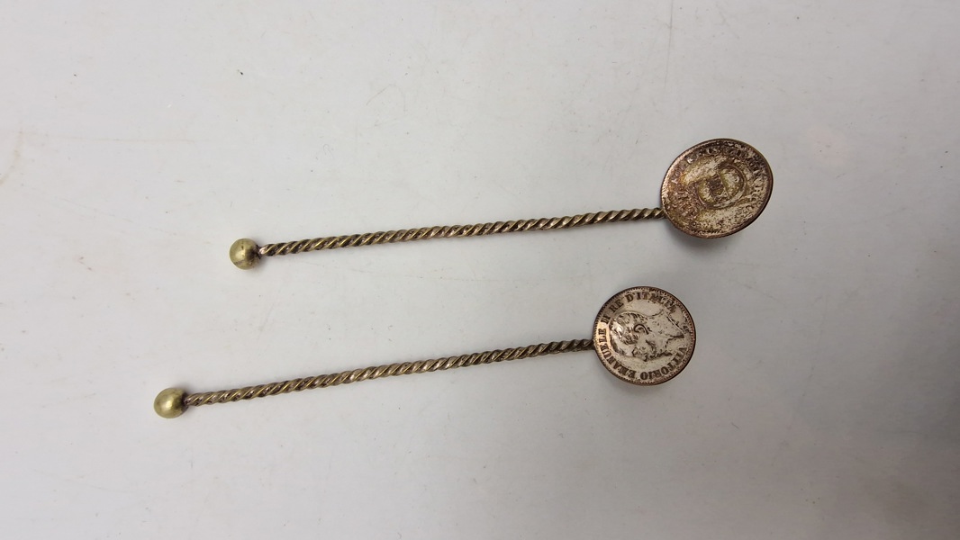 Skeer lavet med Victor Emmanuel II mønter, der var konge af Italien fra 1861 til 1878