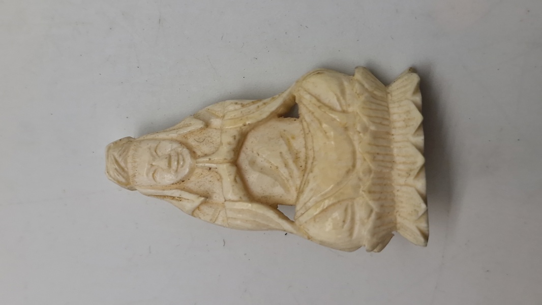 Buddha figur af ben 