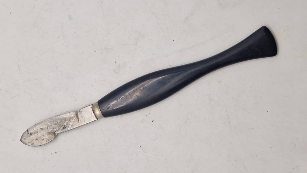 Antik kirurisk kniv