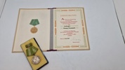 DDR Original Medalje for tro tjeneste i Nationale Volksarmee" (National Folkearmé) samt urkunde