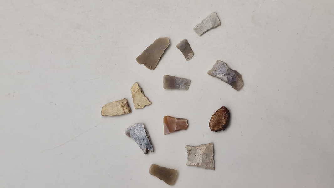 Samling miniature stenøkser