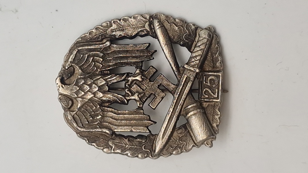 Tysk postwar badge 