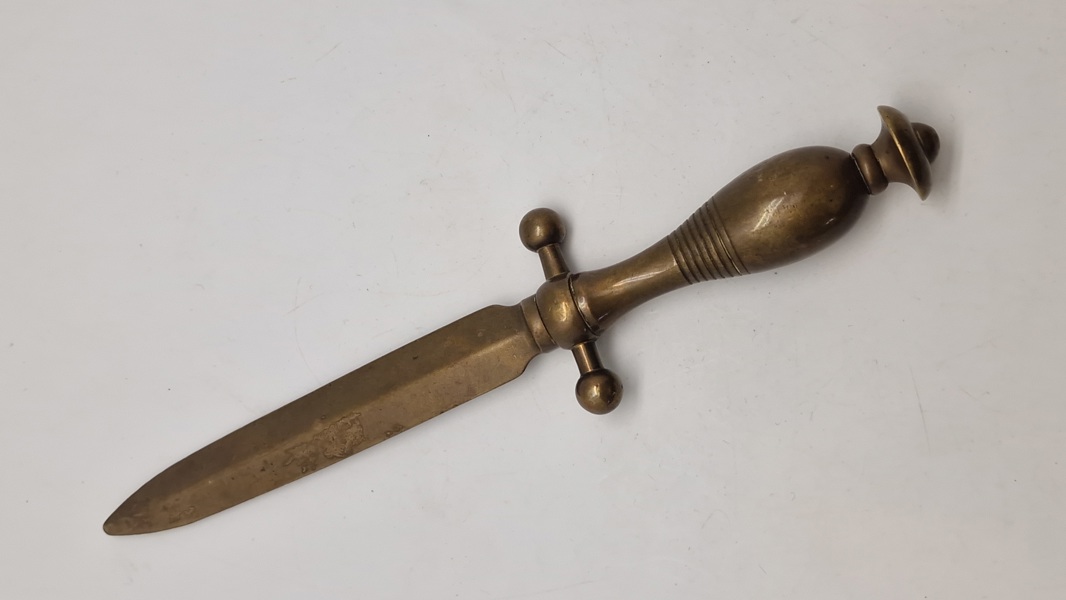 Veludført brevåbner