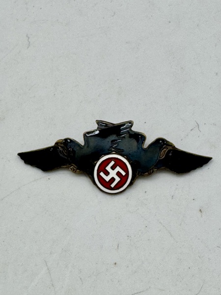 Ekstremt sjældent originalt D.N.S.A.P ravnemærke