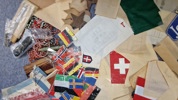 Samling bordflag flag, bannere mm. fra nedlagt Dansk flagfabrik 