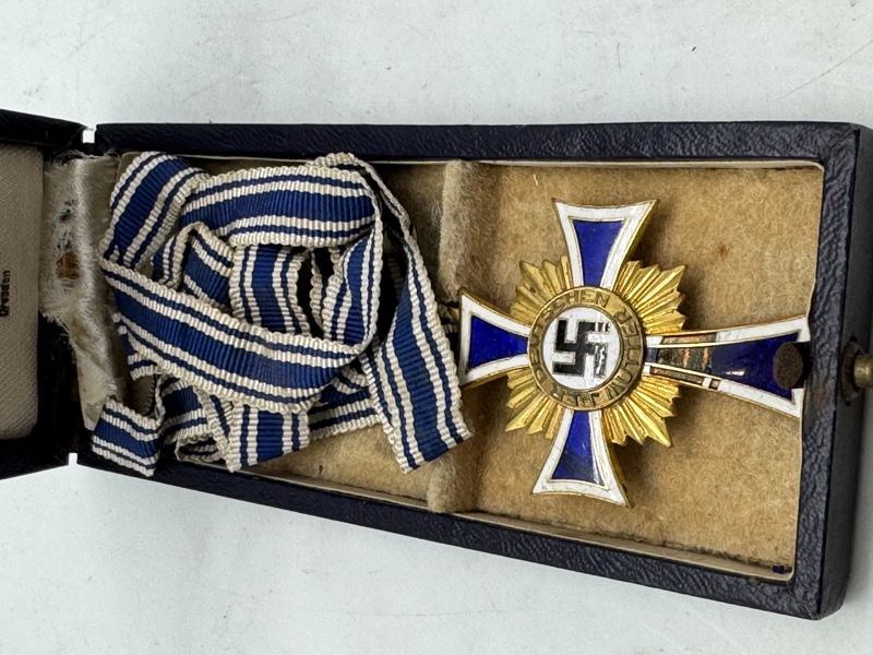Originalt tysk mutterkreuz 1.kl med æske