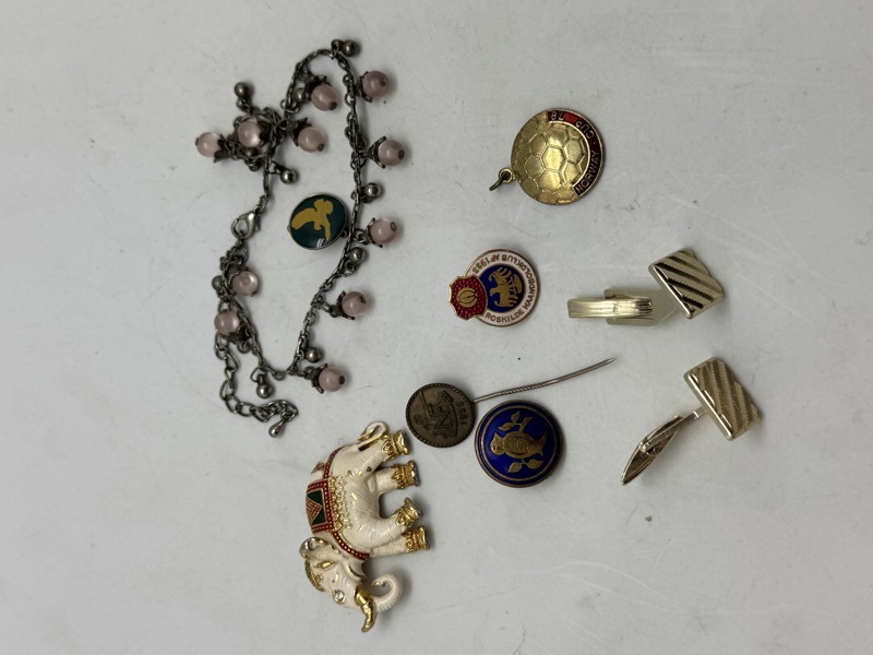 Samling diverse pins mm. 