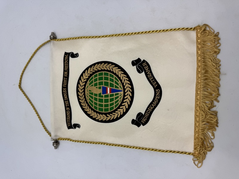 Originalt lille banner fra Frihedskampens veteraner