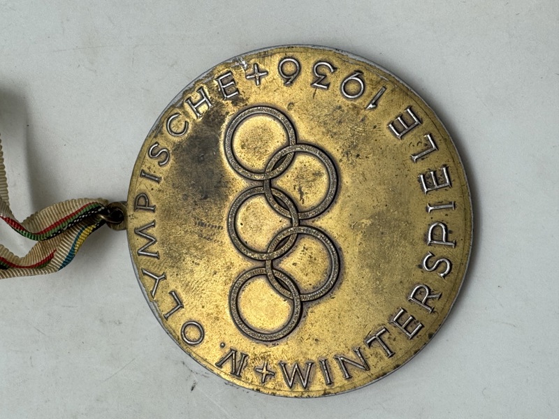 Medalje fra vinter-OL 1936, som blev afholdt i Garmisch-Partenkirchen, Tyskland