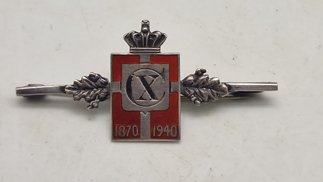 Veludført original Georg Jensen nål af sterlingsølv 