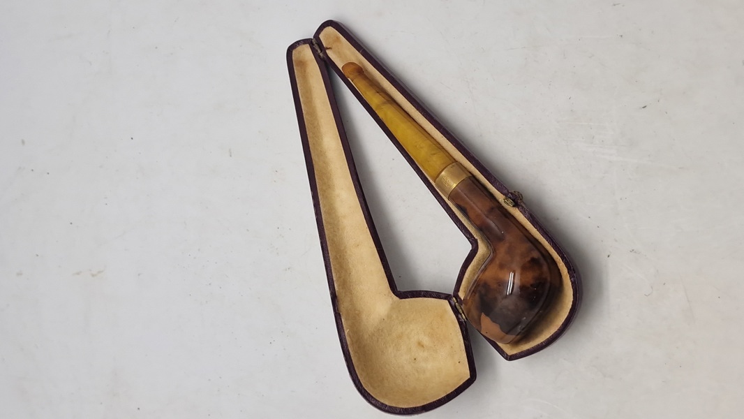 Veludført pibe med etui 