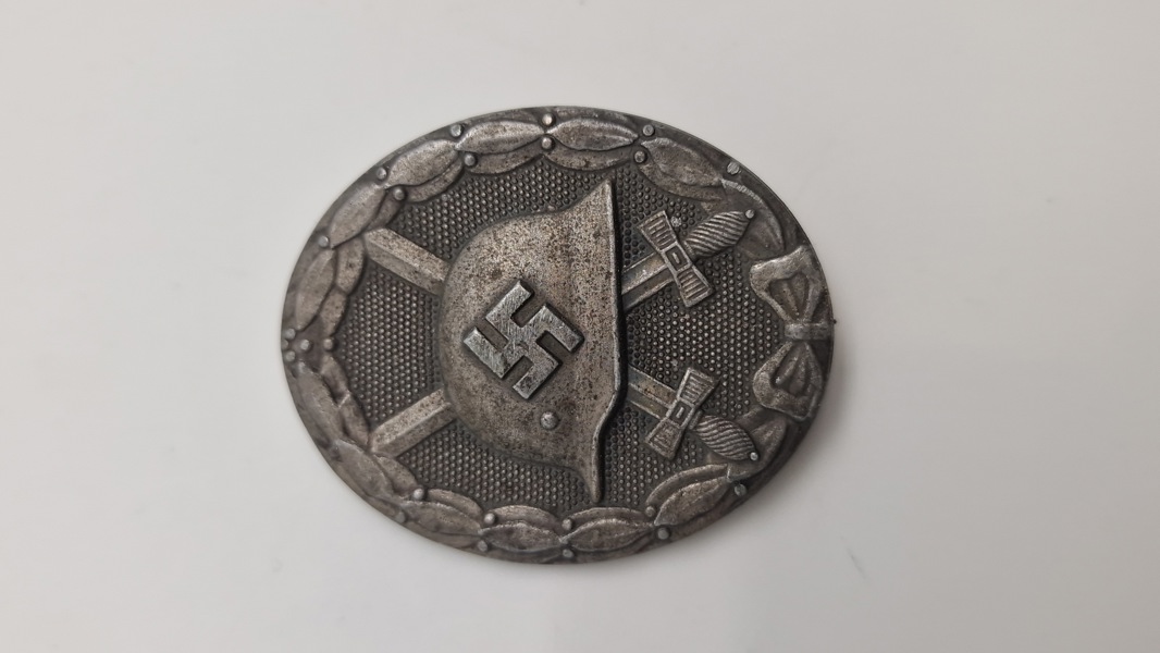 Originalt såret tegn i sølv fremstiller 30(Hauptmunzamt Wien ) 