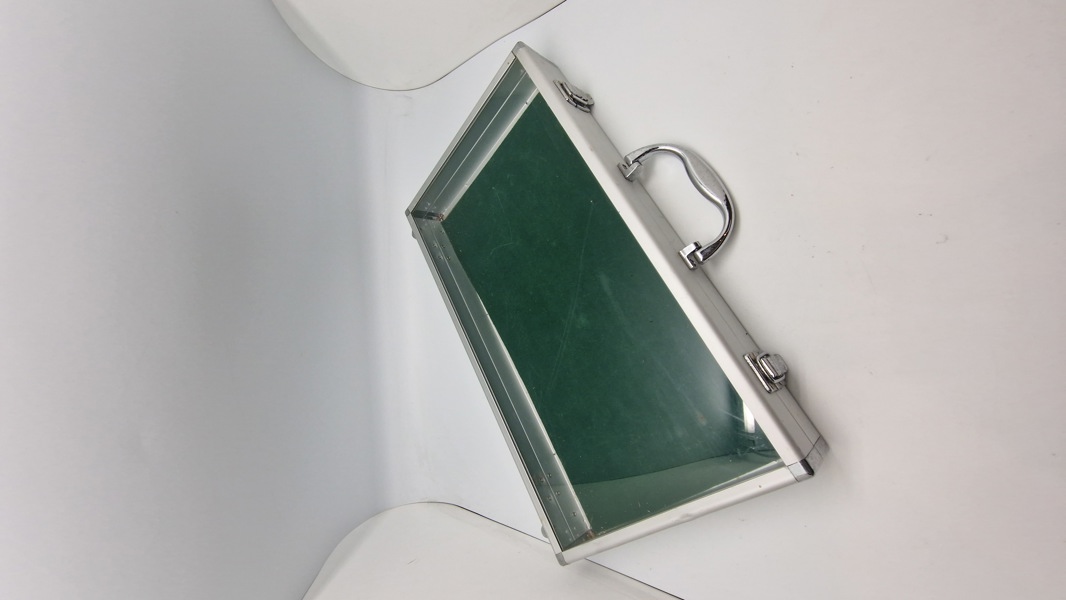 Metal transport og udstillingskuffert