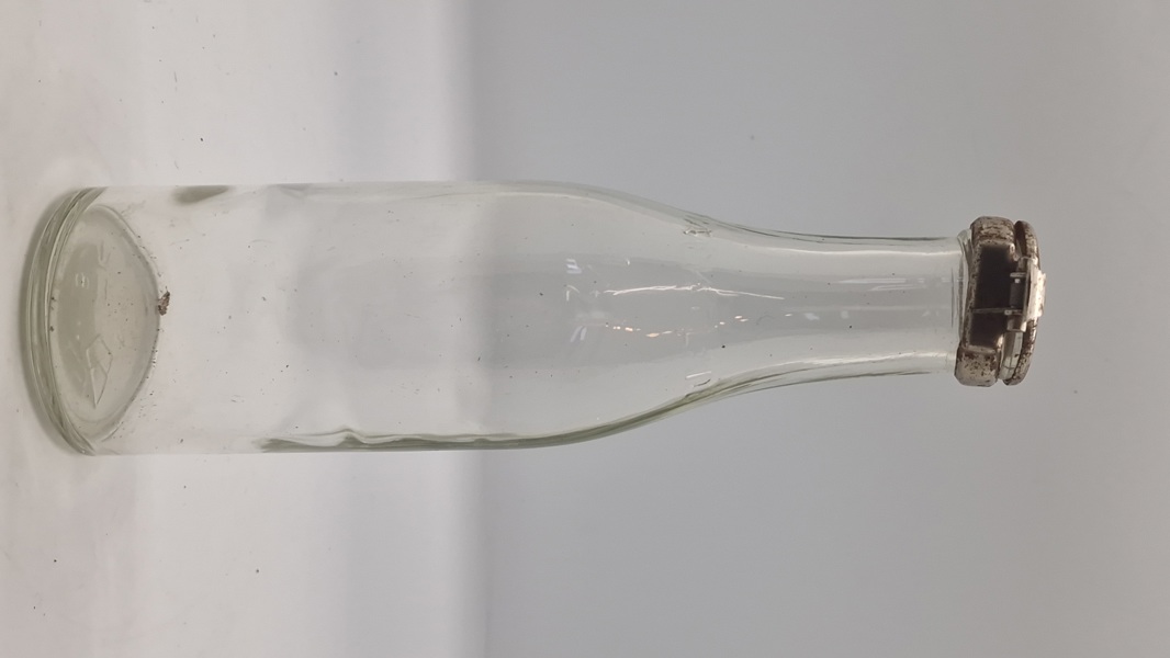 Dk klar mælkeflaske 0,5 liter - med patent-lukke påsat