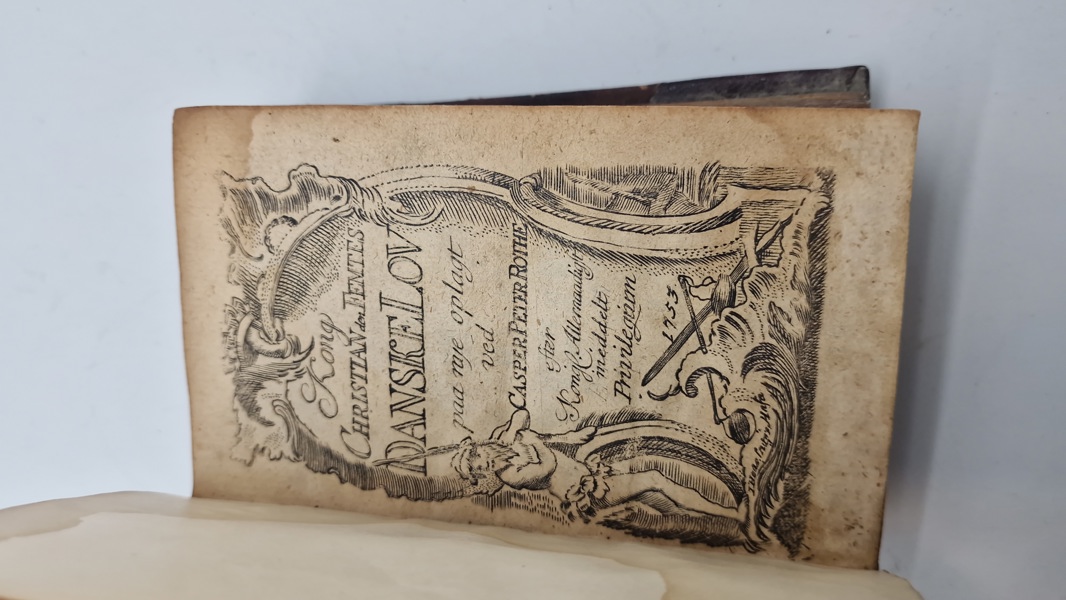 Originalt eks af Danske lov fra 1753