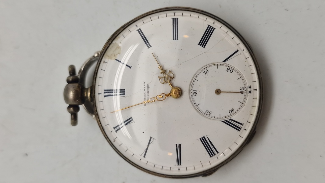 Lommeur med kasse af sølv (0800) 