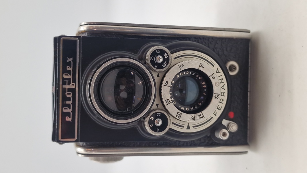 Ferrania Elioflex 6x6 pseudo TLR-kamera