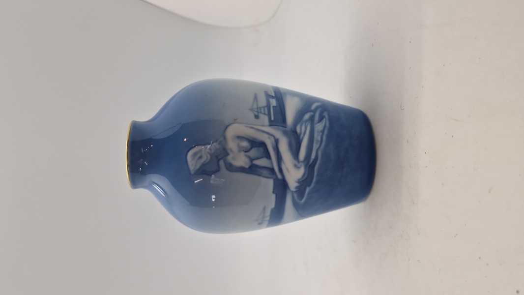 Bing & Grøndahl vase med motivet af "Den Lille Havfrue". 