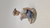 Bing & Grøndahl figur af en pige med lam, modelnummer 2336