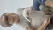 Bing & Grøndahl figur af en pige med lam, modelnummer 2336