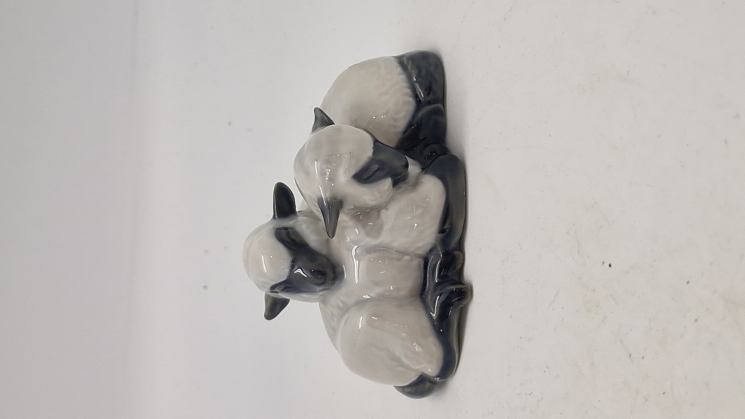 Royal Copenhagen figur kaldet "To Lam der sover" - Knud Kyhn 