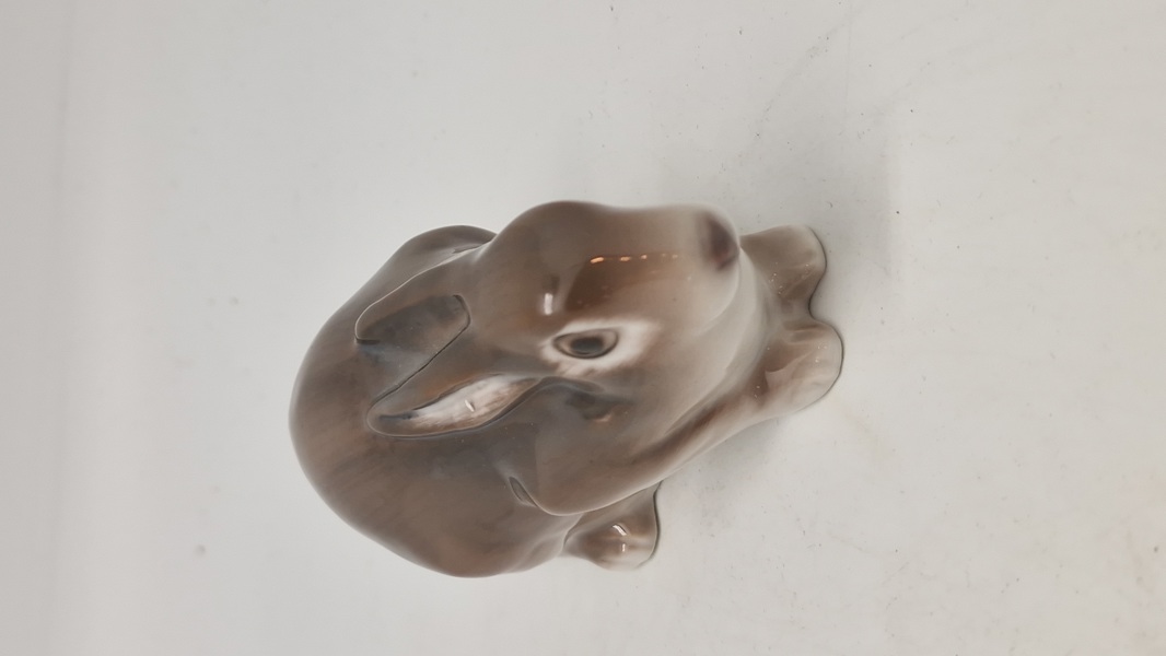Bing & Grøndahl figur, Liggende Kanin nr. 2421