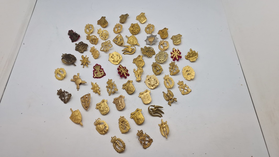 Samling regimentsmærker 