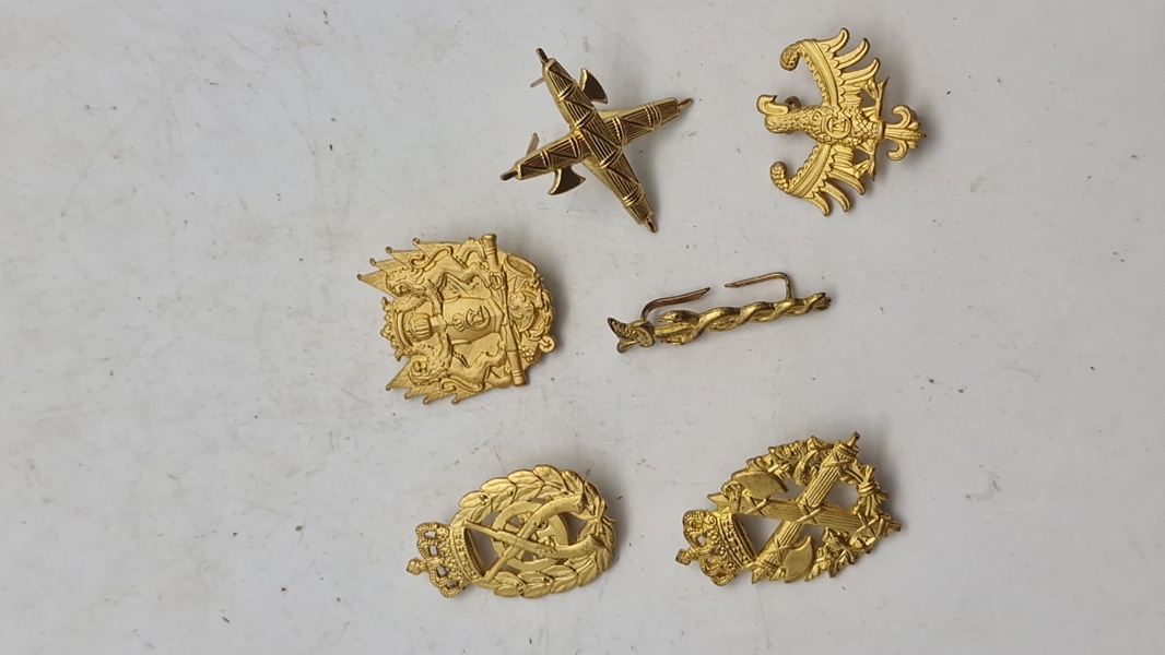 Samling regimentsmærker 