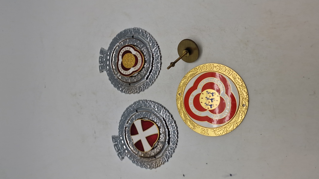 Samling originale FDM skilte