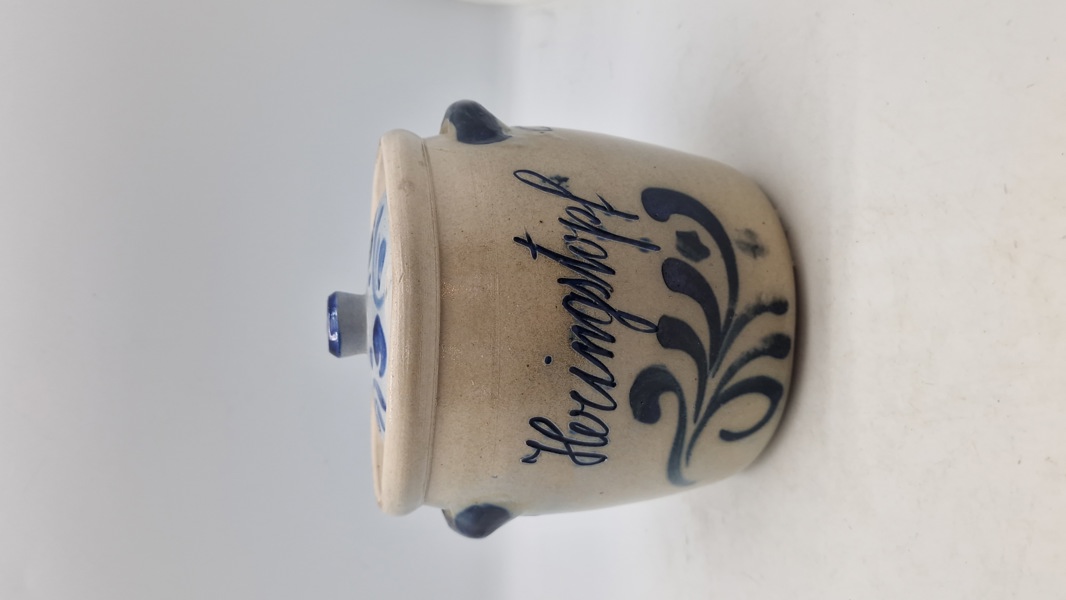 Tysk saltglaseret keramik krukke, kendt som en "Heringstopf"