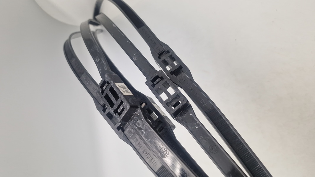 Samling strips som anvendes til håndjern af specialstyrker