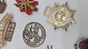 Samling originale engelske regimentsmærker mm.