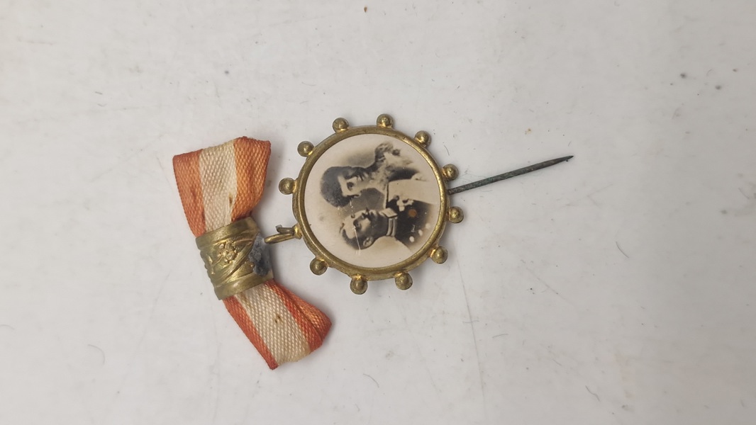 Original Kong Christian X pin