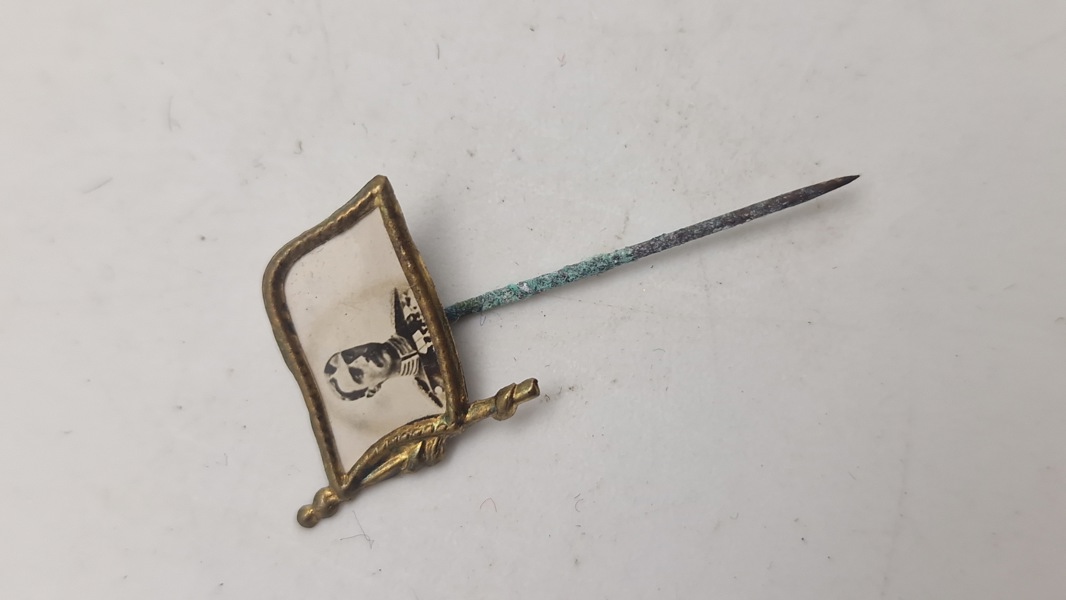 Original Kong Christian X pin