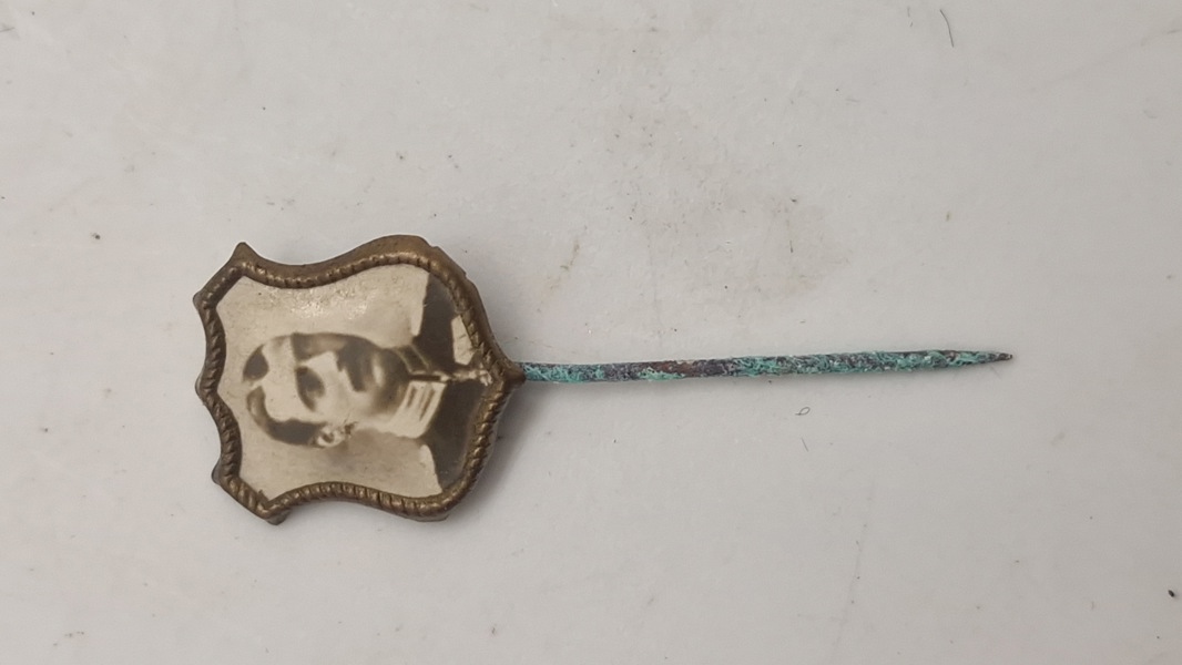 Original Kong Christian X pin 