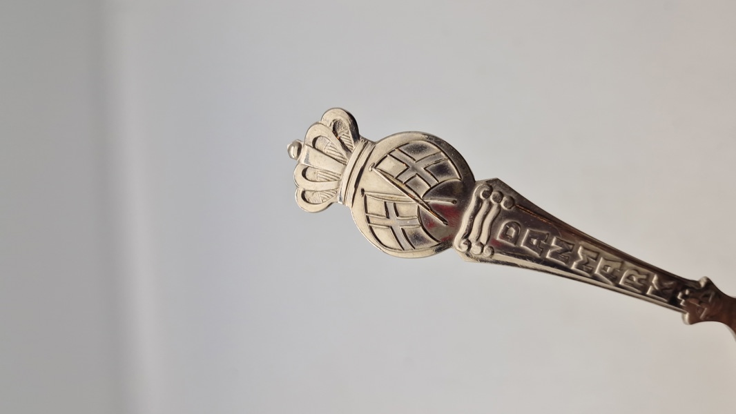 Dansk national ske af nysølv 