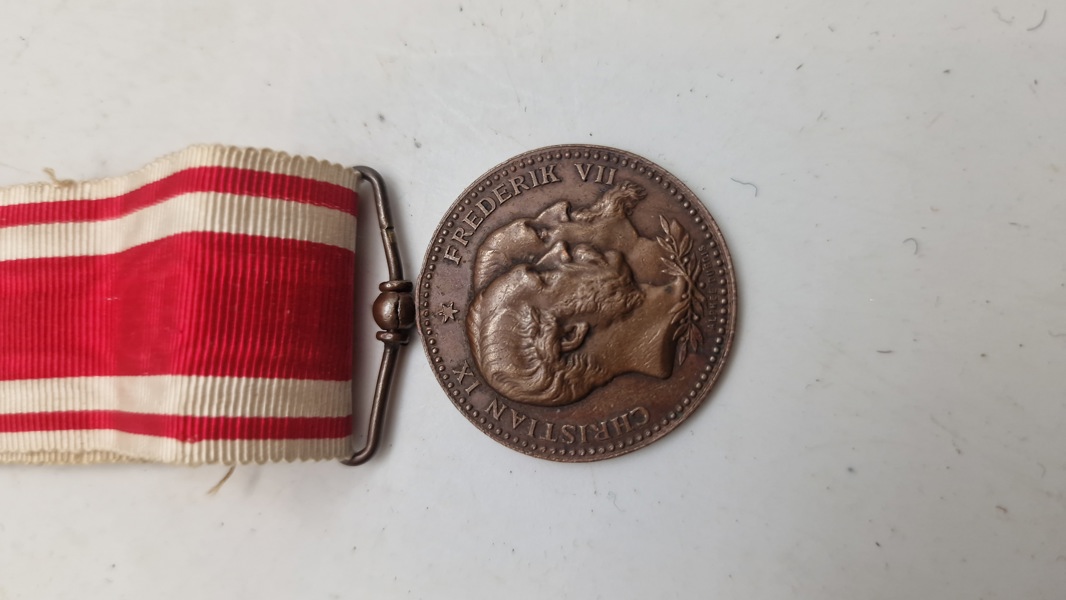 Sjælden original dansk dobbeltmedalje for deltagelse i begge Slesvigske krige 